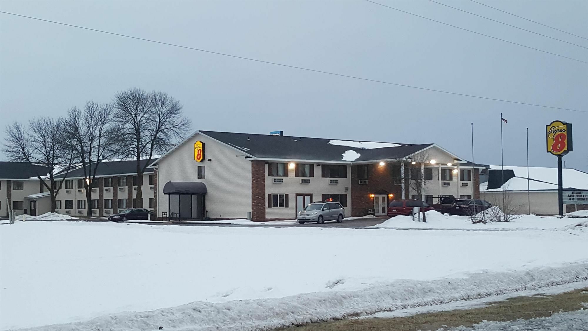 Super 8 By Wyndham Plover Stevens Point Area Exteriér fotografie